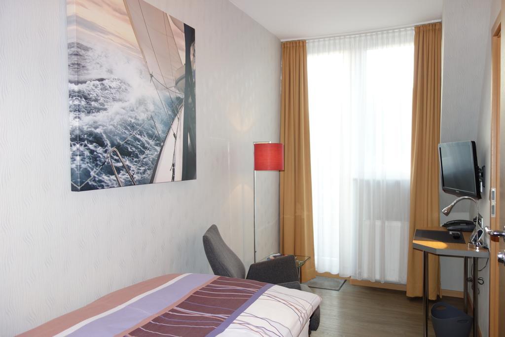 Hotel Gode Wind Kiel Exterior foto
